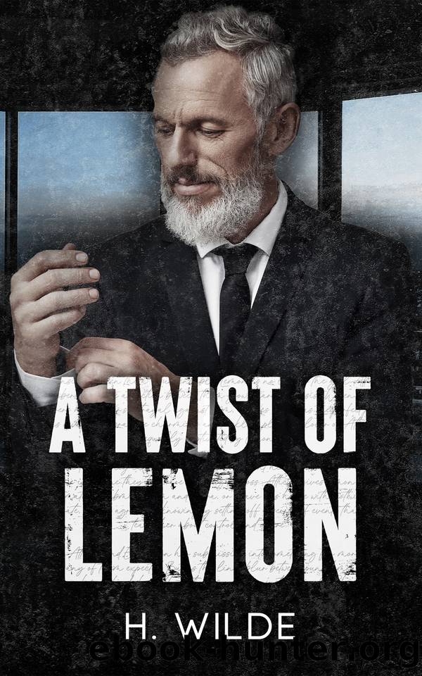 A Twist of Lemon: A Dad's Best Friend MMF Romance by Havoc Wilde & H Wilde
