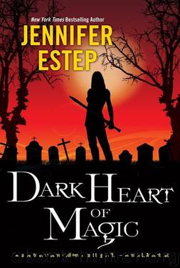 Dark Heart of Magic (Black Blade) by Jennifer Estep