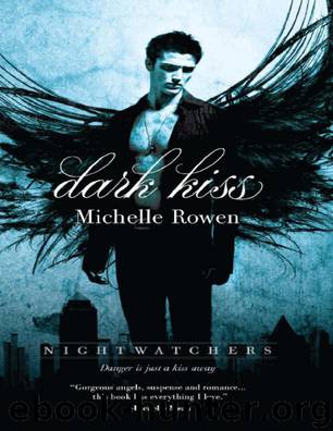 Dark Kiss (Harlequin Teen) by Rowen Michelle