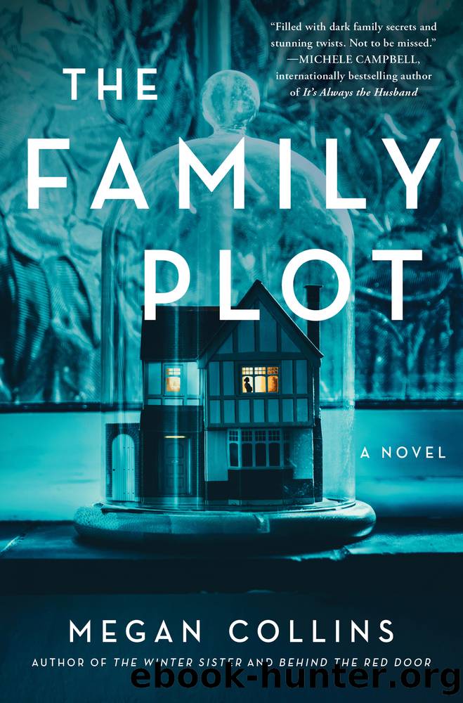 Family Plot (9781982163860) by Collins Megan