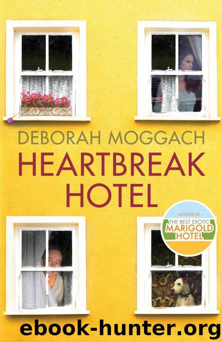 Heartbreak Hotel by Moggach Deborah