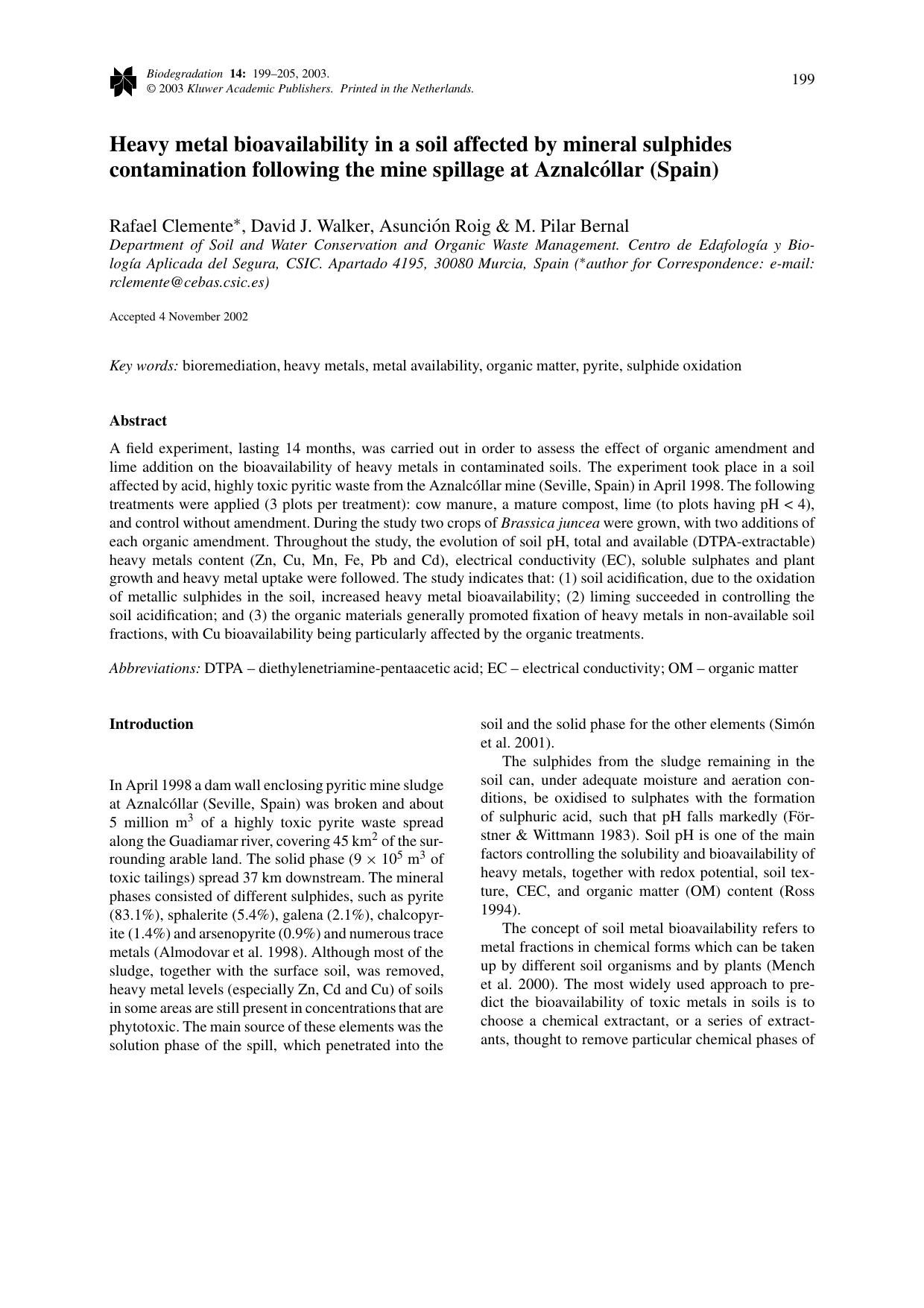 Heavy metal bioavailability in a soil affected by mineral sulphides contamination following the mine spillage at Aznalc&#x00F3;llar (Spain) by Unknown
