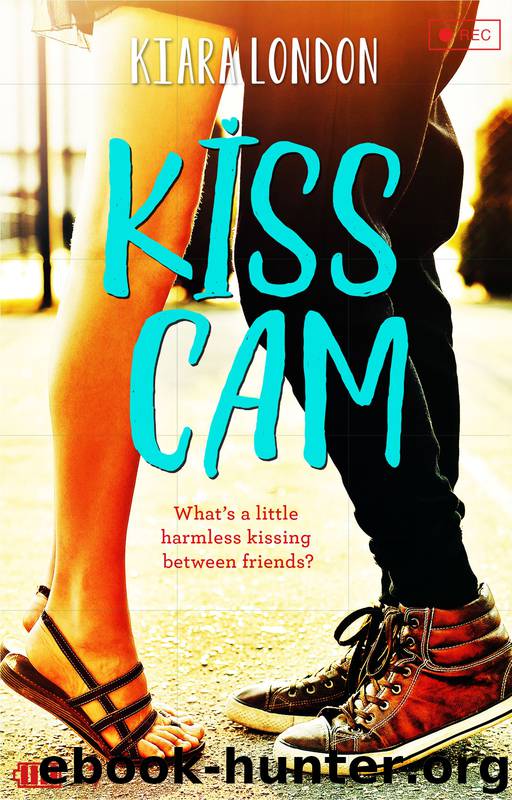 Kiss Cam by Kiara London