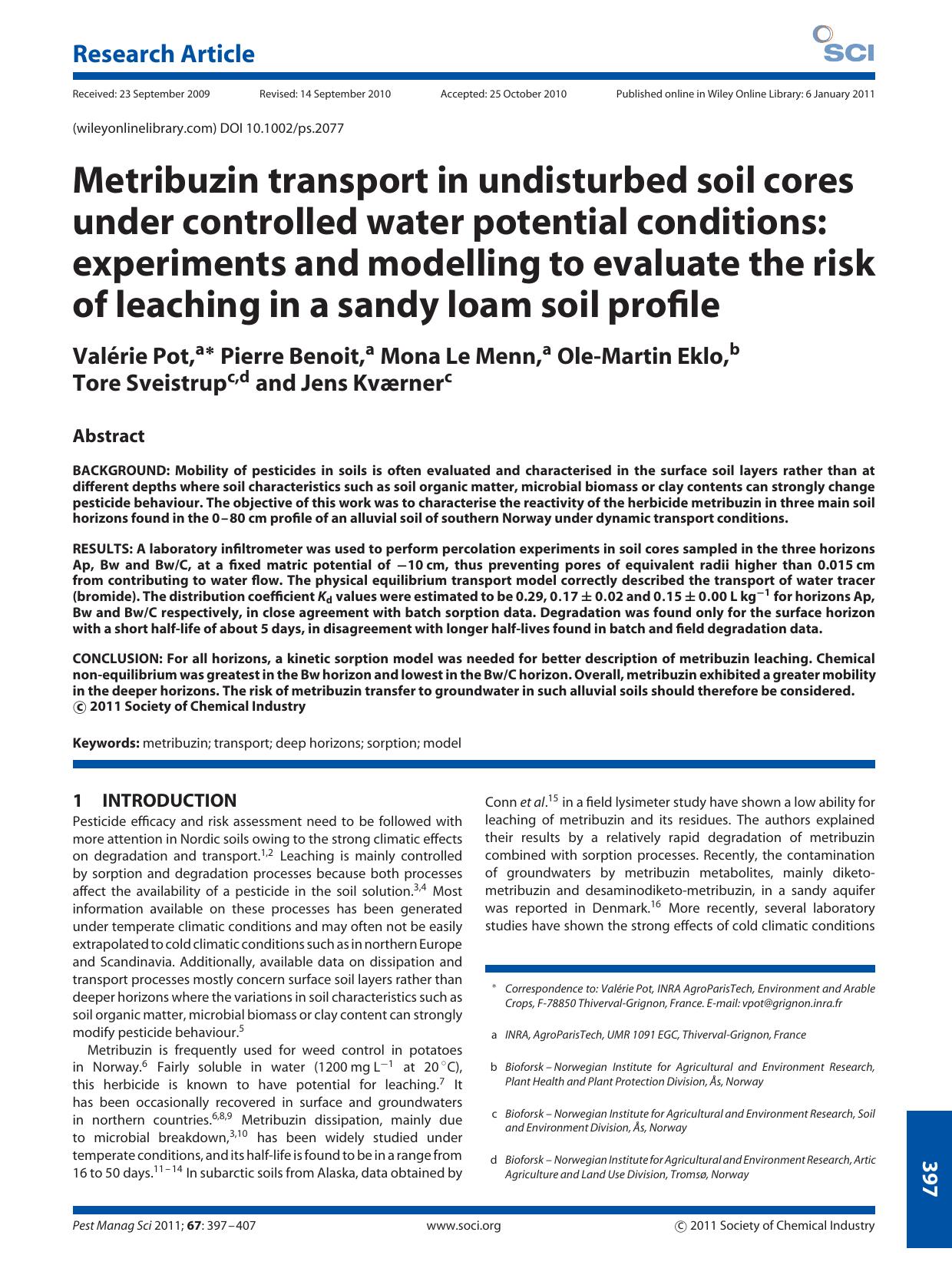 Metribuzin transport in undisturbed soil cores under controlled water potential conditions: experiments and modelling to evaluate the risk of leaching in a sandy loam soil profile by Unknown