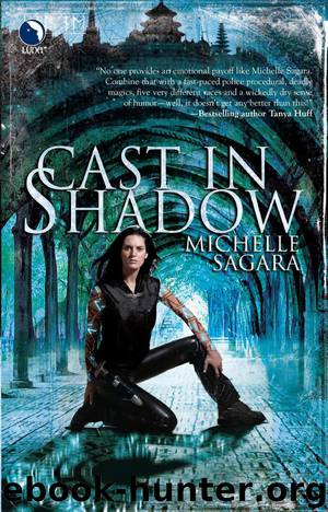 Michelle, Sagara - The Chronicles of Elantra 01 - Cast in Shadow by Michelle Sagara