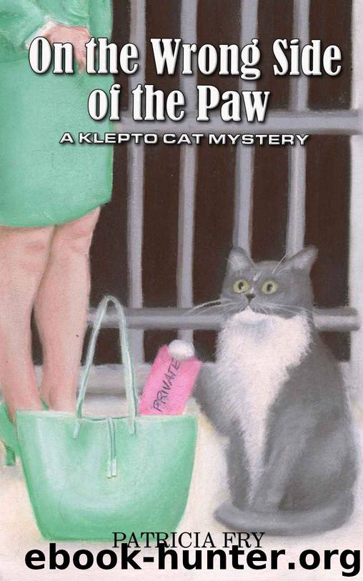 On the Wrong Side of the Paw (A Klepto Cat Mystery Book 35) by Patricia Fry