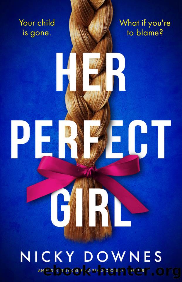 Play Along: the new sports romance for 2024 with steam, fake dating and a Vegas wedding - from the TikTok sensation (Windy City Series) by Liz Tomforde