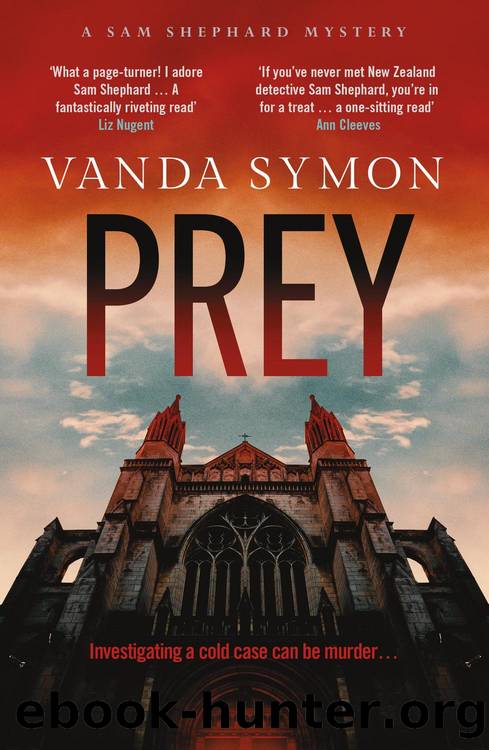 Prey by Vanda Symon