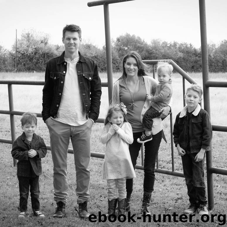 Sanet.meFamily Favorites Cookbook by Tiffany Koop