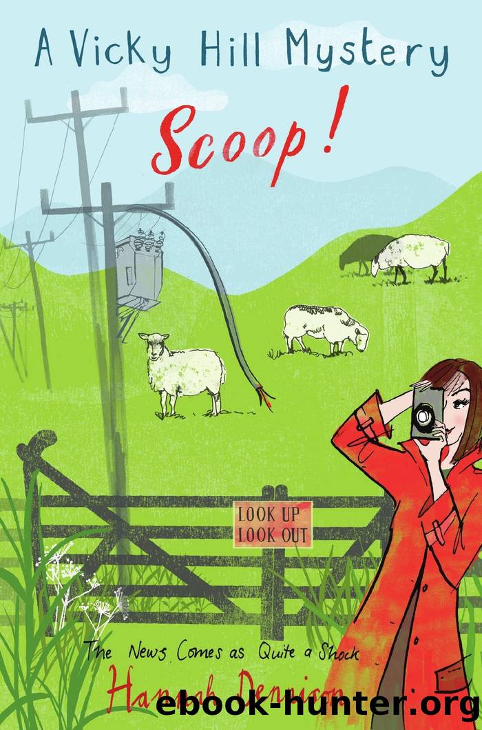 Scoop! by Hannah Dennison