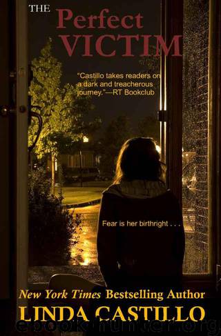 THE PERFECT VICTIM by Castillo Linda