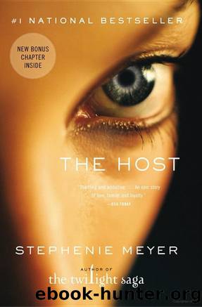 The Host: (La huÃ©sped) by Stephenie Meyer