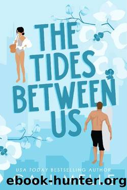 The Tides Between Us: A Small Town Surfer Romance by Cali Melle