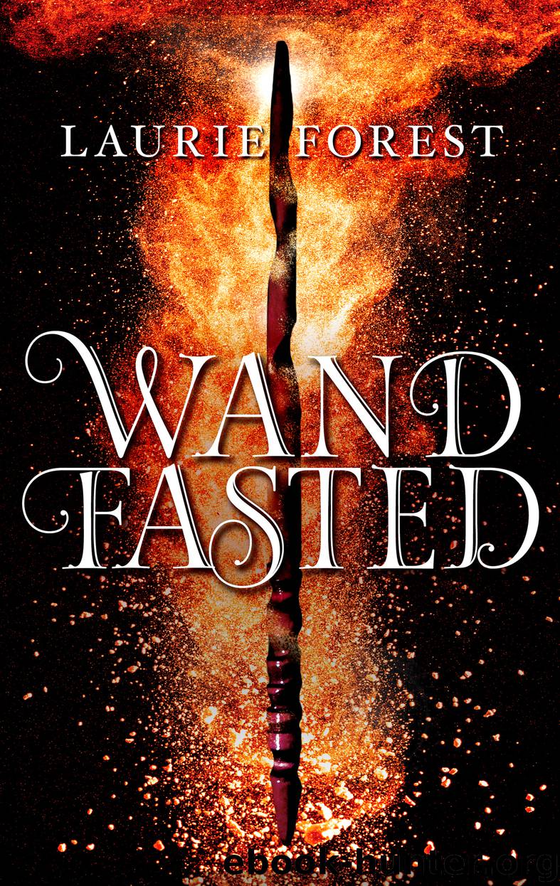 Wandfasted by Laurie Forest