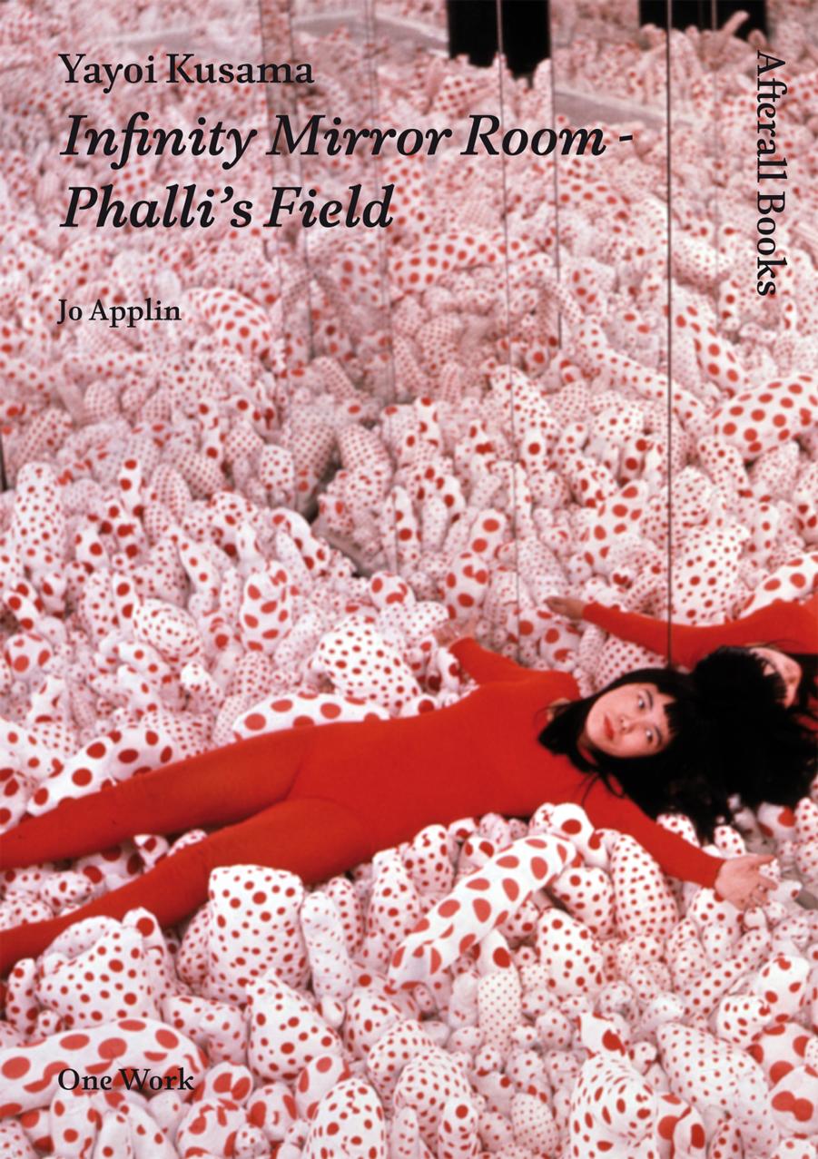 Yayoi Kusama : Infinity Mirror Room - Phalli's Field by Kusama Yayoi; Applin Jo